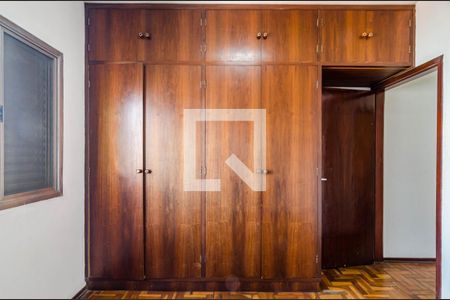 Casa à venda com 279m², 2 quartos e 2 vagas Casa à venda com 279m², 2 quartos e 2 vagasQuarto 2