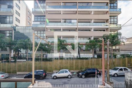 Casa à venda com 279m², 2 quartos e 2 vagas Casa à venda com 279m², 2 quartos e 2 vagasVista