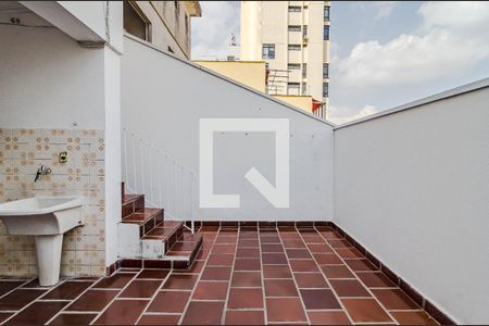 Casa à venda com 279m², 2 quartos e 2 vagas Casa à venda com 279m², 2 quartos e 2 vagasTerraço