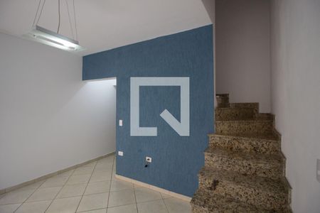 Sala de casa de condomínio para alugar com 2 quartos, 60m² em Vila Ré, São Paulo