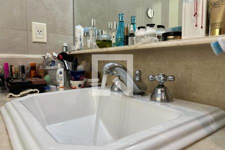 Casa à venda com 500m², 4 quartos e 4 vagas Casa à venda com 500m², 4 quartos e 4 vagasBanheiro - Torneira