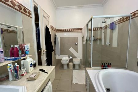 Casa à venda com 500m², 4 quartos e 4 vagas Casa à venda com 500m², 4 quartos e 4 vagasBanheiro 1 da Suíte 4