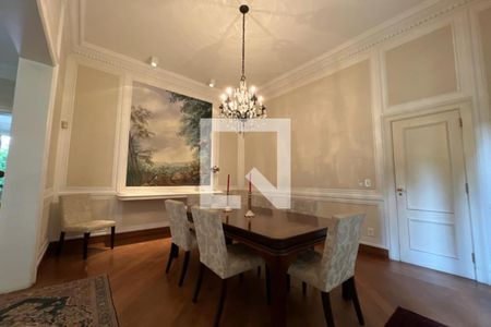 Casa à venda com 500m², 4 quartos e 4 vagas Casa à venda com 500m², 4 quartos e 4 vagasSala de Jantar