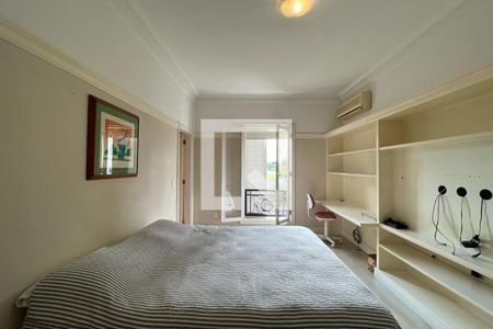 Casa à venda com 500m², 4 quartos e 4 vagas Casa à venda com 500m², 4 quartos e 4 vagasSuíte 2