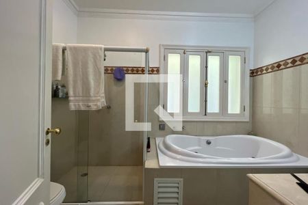 Casa à venda com 500m², 4 quartos e 4 vagas Casa à venda com 500m², 4 quartos e 4 vagasBanheiro 1 da Suíte 4
