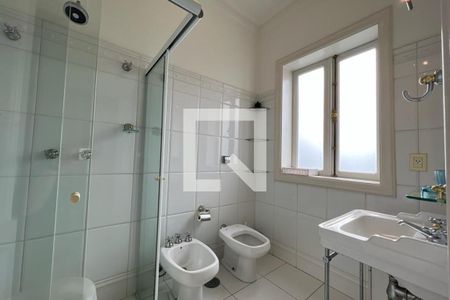 Casa à venda com 500m², 4 quartos e 4 vagas Casa à venda com 500m², 4 quartos e 4 vagasBanheiro da Suíte 1