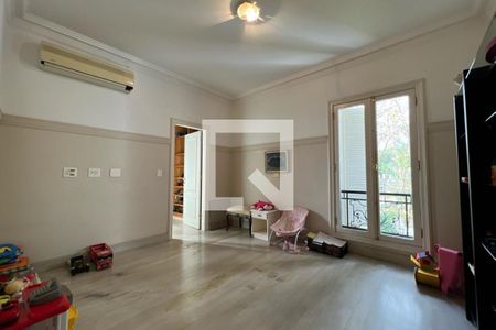 Casa à venda com 500m², 4 quartos e 4 vagas Casa à venda com 500m², 4 quartos e 4 vagasSuíte 1