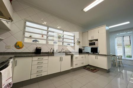 Casa à venda com 500m², 4 quartos e 4 vagas Casa à venda com 500m², 4 quartos e 4 vagasCozinha