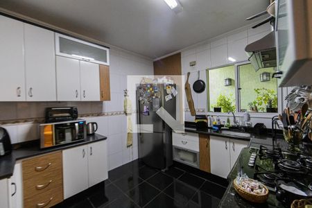 Casa à venda com 130m², 4 quartos e 4 vagas Casa à venda com 130m², 4 quartos e 4 vagasCozinha