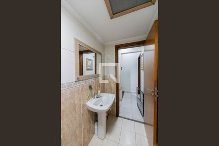 Casa à venda com 130m², 4 quartos e 4 vagas Casa à venda com 130m², 4 quartos e 4 vagasBanheiro Social