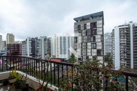 Apartamento para alugar com 220m², 4 quartos e 3 vagasvaranda