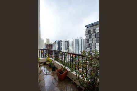 Apartamento para alugar com 220m², 4 quartos e 3 vagasvaranda