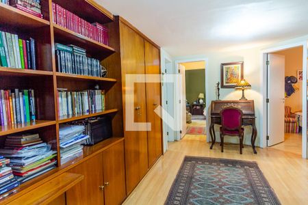 Apartamento para alugar com 220m², 4 quartos e 3 vagasCorredor