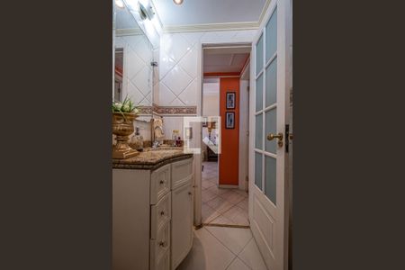 Apartamento à venda com 81m², 2 quartos e 1 vaga Apartamento à venda com 81m², 2 quartos e 1 vagaBanheiro Social