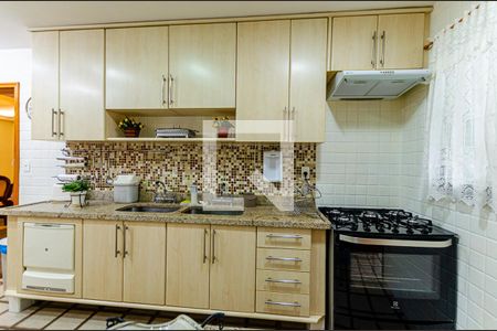 Apartamento à venda com 215m², 3 quartos e 3 vagas Apartamento à venda com 215m², 3 quartos e 3 vagasCozinha