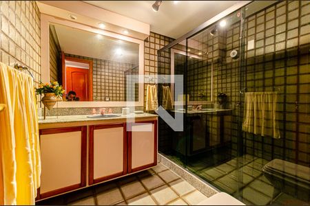 Apartamento à venda com 215m², 3 quartos e 3 vagas Apartamento à venda com 215m², 3 quartos e 3 vagasBanheiro da Suíte 3