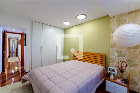 Apartamento à venda com 215m², 3 quartos e 3 vagas Apartamento à venda com 215m², 3 quartos e 3 vagasSuíte 2