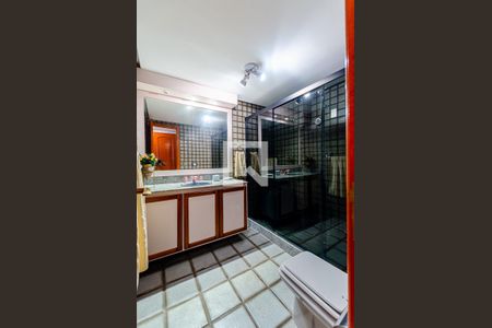 Apartamento à venda com 215m², 3 quartos e 3 vagas Apartamento à venda com 215m², 3 quartos e 3 vagasBanheiro da Suíte 3