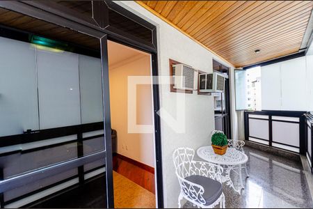 Apartamento à venda com 215m², 3 quartos e 3 vagas Apartamento à venda com 215m², 3 quartos e 3 vagasSuíte 3