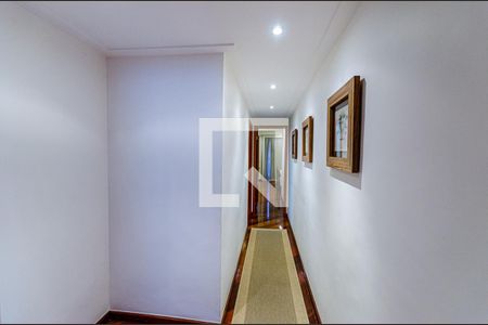 Apartamento à venda com 215m², 3 quartos e 3 vagas Apartamento à venda com 215m², 3 quartos e 3 vagasCorredor