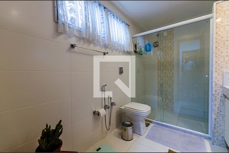 Apartamento à venda com 215m², 3 quartos e 3 vagas Apartamento à venda com 215m², 3 quartos e 3 vagasBanheiro da Suíte 1