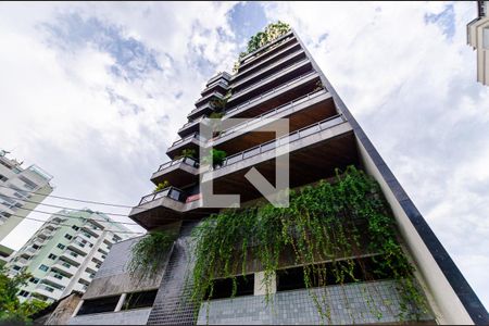 Apartamento à venda com 215m², 3 quartos e 3 vagas Apartamento à venda com 215m², 3 quartos e 3 vagasFachada