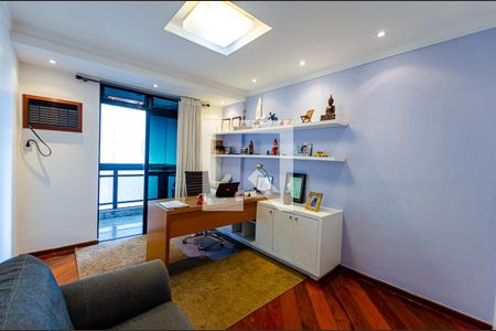 Apartamento à venda com 215m², 3 quartos e 3 vagas Apartamento à venda com 215m², 3 quartos e 3 vagasSuíte 3