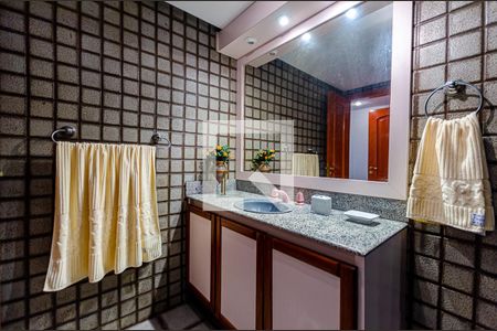 Apartamento à venda com 215m², 3 quartos e 3 vagas Apartamento à venda com 215m², 3 quartos e 3 vagasBanheiro da Suíte 3