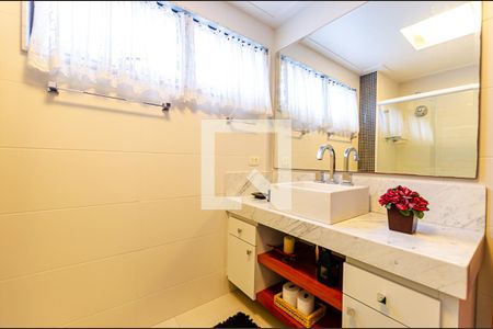 Apartamento à venda com 215m², 3 quartos e 3 vagas Apartamento à venda com 215m², 3 quartos e 3 vagasBanheiro da Suíte 2