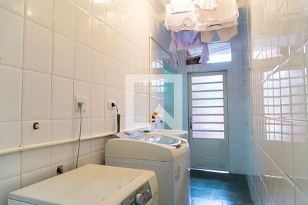 Casa à venda com 255m², 4 quartos e 2 vagas Casa à venda com 255m², 4 quartos e 2 vagasÁrea de Serviço