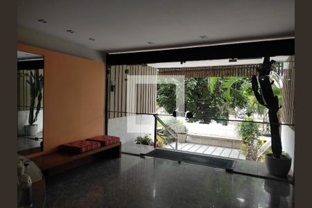 Apartamento à venda com 117m², 3 quartos e 2 vagas Apartamento à venda com 117m², 3 quartos e 2 vagasPortaria