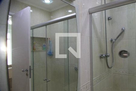 Apartamento à venda com 117m², 3 quartos e 2 vagas Apartamento à venda com 117m², 3 quartos e 2 vagasSuíte banheiro