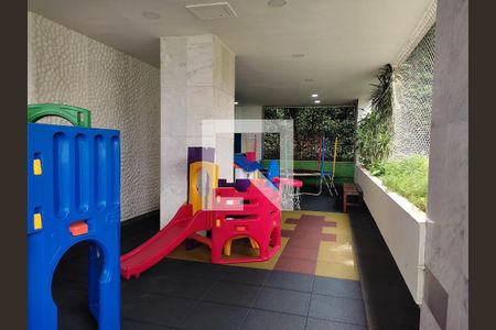 Apartamento à venda com 117m², 3 quartos e 2 vagas Apartamento à venda com 117m², 3 quartos e 2 vagasÁrea Comum - Playground