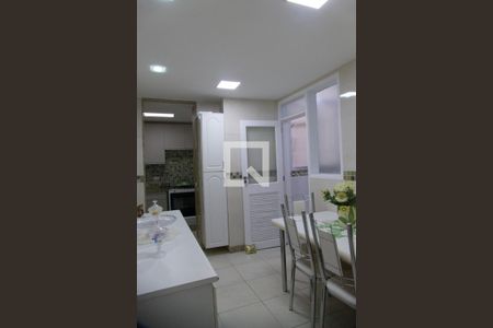 Apartamento à venda com 117m², 3 quartos e 2 vagas Apartamento à venda com 117m², 3 quartos e 2 vagasCozinha copa