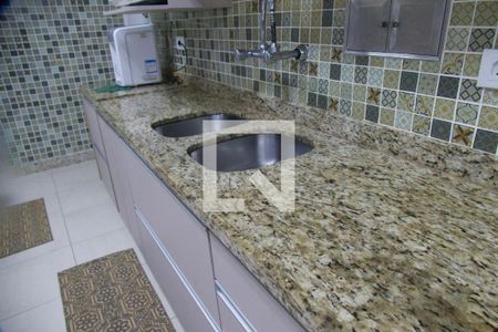 Apartamento à venda com 117m², 3 quartos e 2 vagas Apartamento à venda com 117m², 3 quartos e 2 vagasCozinha