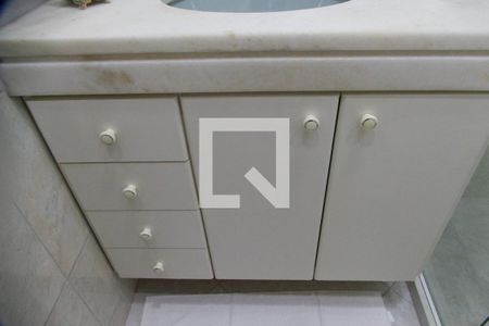 Apartamento à venda com 117m², 3 quartos e 2 vagas Apartamento à venda com 117m², 3 quartos e 2 vagasBanheiro social