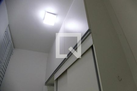 Apartamento à venda com 117m², 3 quartos e 2 vagas Apartamento à venda com 117m², 3 quartos e 2 vagasQuarto serviço
