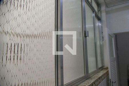 Apartamento à venda com 117m², 3 quartos e 2 vagas Apartamento à venda com 117m², 3 quartos e 2 vagasÁrea serviço