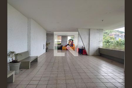 Apartamento à venda com 117m², 3 quartos e 2 vagas Apartamento à venda com 117m², 3 quartos e 2 vagasÁrea Comum - Playground