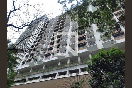 Apartamento à venda com 117m², 3 quartos e 2 vagas Apartamento à venda com 117m², 3 quartos e 2 vagasFachada