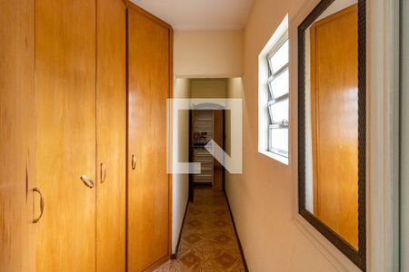 Casa à venda com 375m², 3 quartos e 3 vagasCorredor do Banheiro 2 da Suíte 2