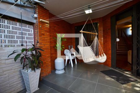 Casa de condomínio à venda com 363m², 3 quartos e 4 vagasVaranda