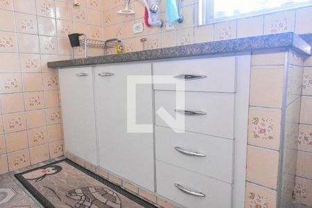 Casa à venda com 180m², 4 quartos e 1 vaga Casa à venda com 180m², 4 quartos e 1 vagaCozinha - Armários