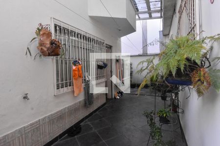 Casa à venda com 180m², 4 quartos e 1 vaga Casa à venda com 180m², 4 quartos e 1 vagaQuintal