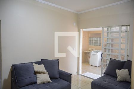 Casa à venda com 270m², 5 quartos e 2 vagasSala - Casa Fundos