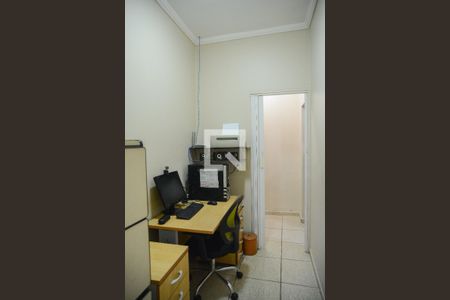 Casa à venda com 270m², 5 quartos e 2 vagasEscritorio - Casa Fundos