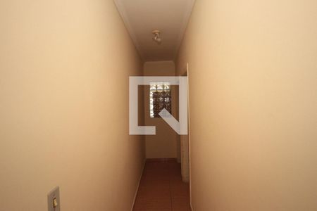Corredor de casa para alugar com 4 quartos, 180m² em Jardim Vila Formosa, São Paulo
