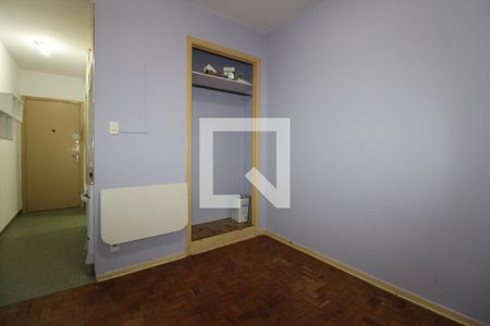 Sala de kitnet/studio para alugar com 1 quarto, 39m² em Centro, Campinas