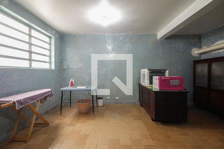 Casa à venda com 251m², 2 quartos e 6 vagas Casa à venda com 251m², 2 quartos e 6 vagasQuarto de serviço