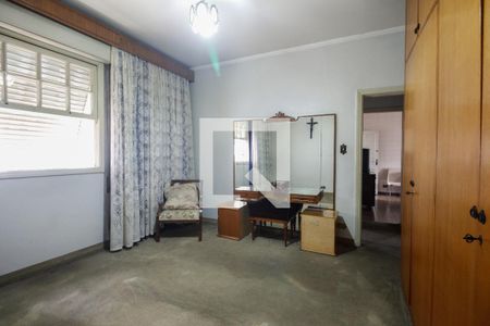 Casa à venda com 251m², 2 quartos e 6 vagas Casa à venda com 251m², 2 quartos e 6 vagasQuarto 1